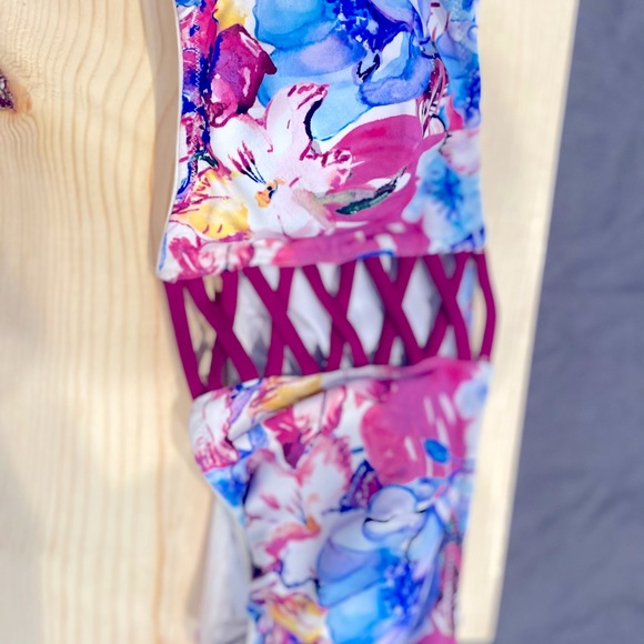 Swimsuit - Picture 3 of 3